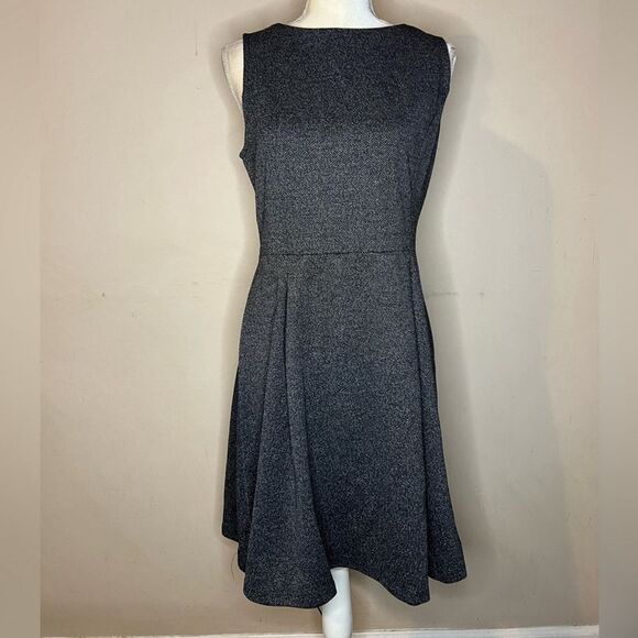 Banana Republic Knit Fit and Flare Dress - Picture 2 of 8